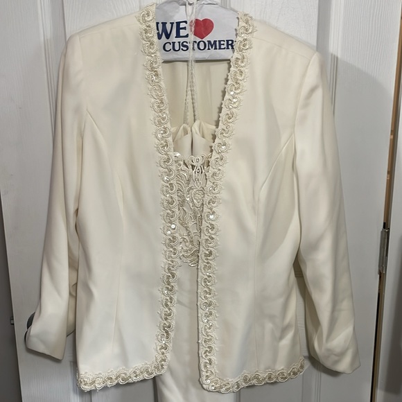 Ivory gown with jacket - Picture 5 of 7